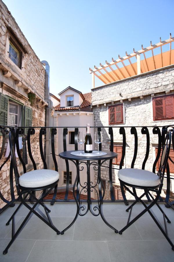 Palace M Sibenik Luaran gambar